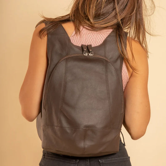 The Mela backpack (AppleSkin™). Vegan and secure closure
