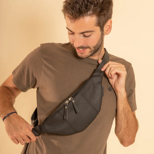 The Appleskin fanny pack. Vegan and ecofriendly