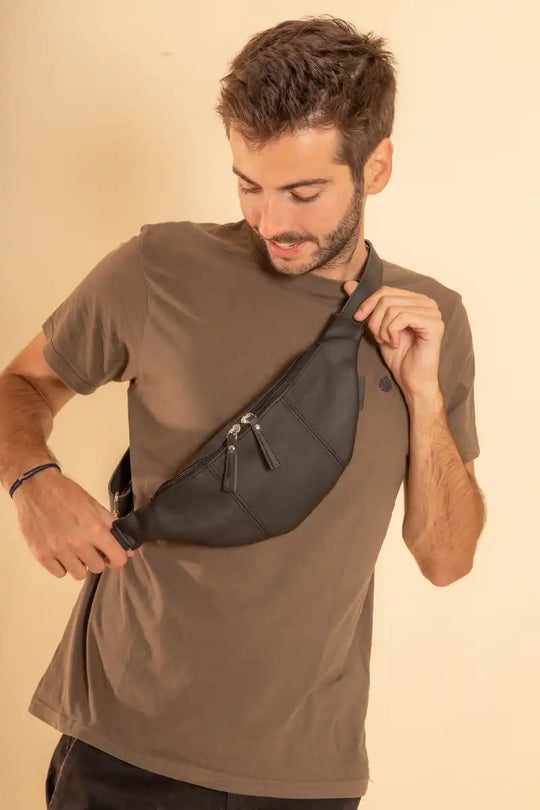 The Appleskin fanny pack. Vegan and ecofriendly