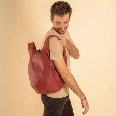 The Mela backpack (AppleSkin™). Vegan and secure closure