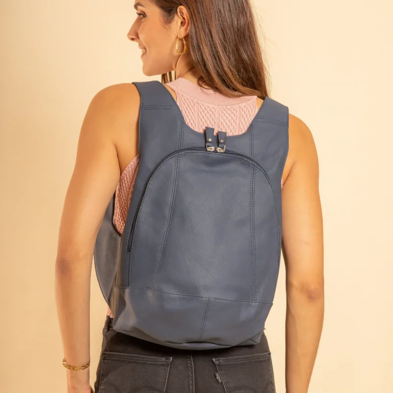 The Mela backpack (AppleSkin™). Vegan and secure closure