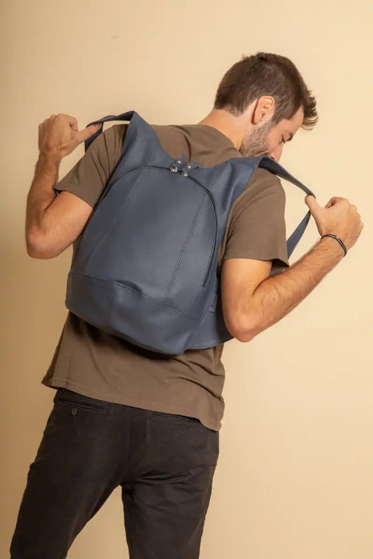 The Mela backpack (AppleSkin™). Vegan and secure closure
