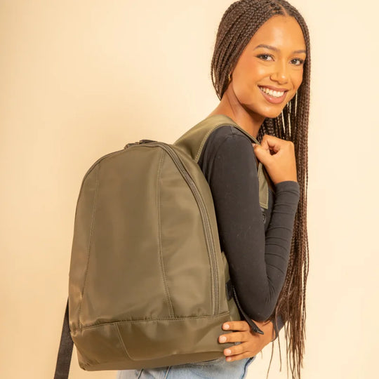 The Nomad backpack. Vegan and secure closure