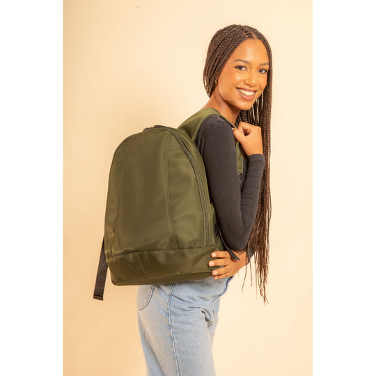 The Nomad backpack. Vegan and secure closure
