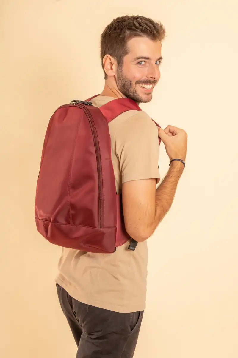 The Nomad backpack. Vegan and secure closure