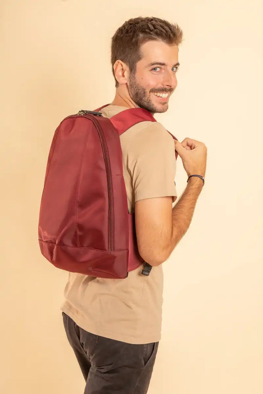 The Nomad backpack. Vegan and secure closure
