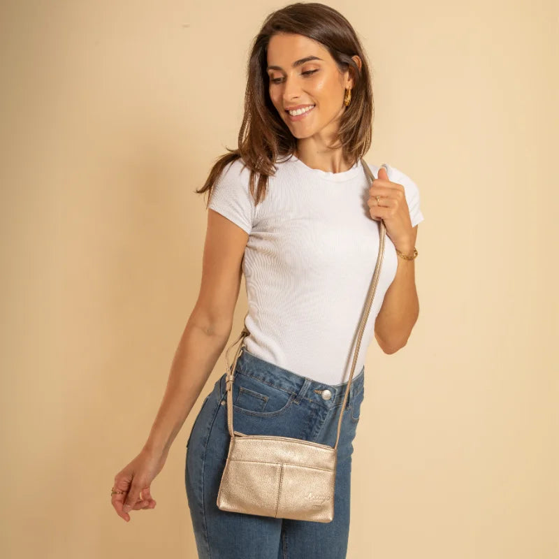 The Original shoulder pouch. Vegan and Resistant