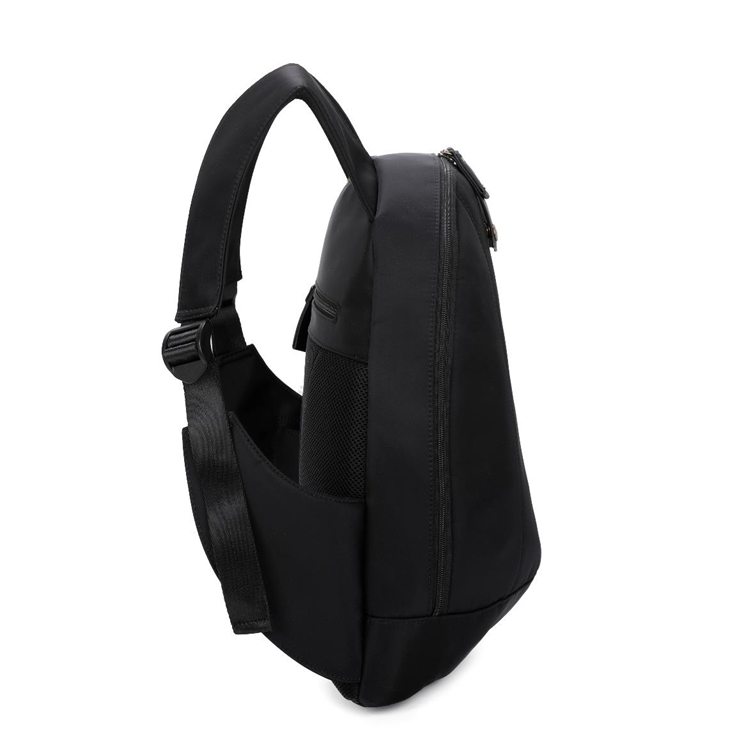 The Nomad backpack. Vegan and secure closure – Arsayo paris